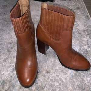 NWOT 3’ Brown/Camel Booties